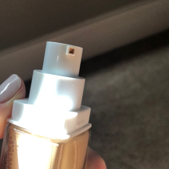 maybelline foundation - Picture 3 of 3